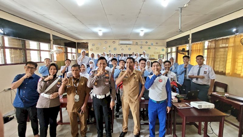 Astra Motor Sulawesi Selatan (Asmo Sulsel) bersama Polres Parepare menggelar edukasi keselamatan berkendara bagi siswa SMAN 5 Parepare, Selasa (3/2/2026), sebagai bagian dari dukungan terhadap Operasi Keselamatan Pallawa 2026.