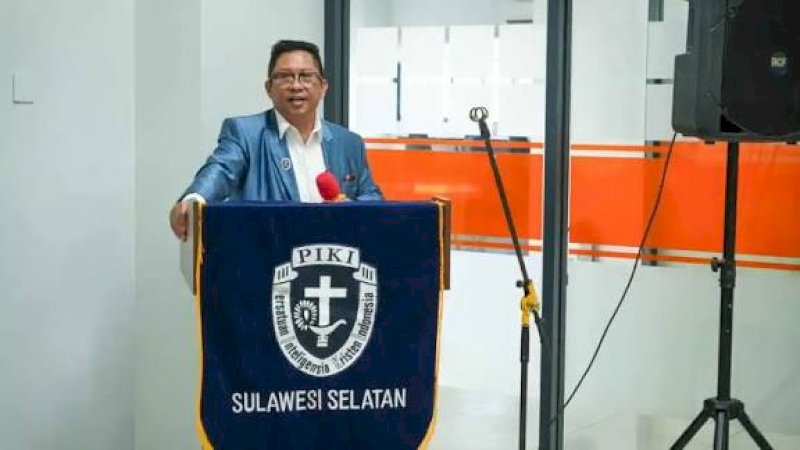 Ketua PIKI sulsel Dr. Boas Singkali, SE, M. Th. 
