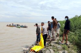 Mayat Tanpa Kepala Ditemukan Terapung di Pulau Sembilan Pesisir Danau Tempe