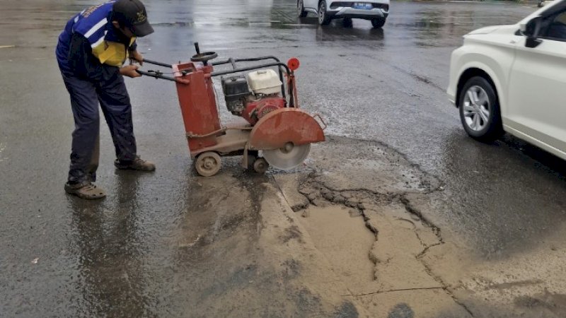Respons Cepat Wali Kota Munafri Atas Keluhan Jalan Berlubang di Veteran Selatan