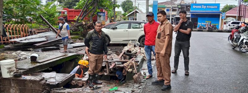 34 Tahun Ganggu Drainase, Pemkot Makassar Tertibkan PKL di Manuruki