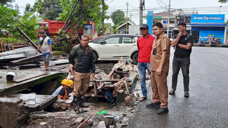 34 Tahun Ganggu Drainase, Pemkot Makassar Tertibkan PKL di Manuruki