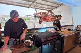 Buka Puasa di Swiss-belinn Panakkukang, Rasakan Ayam Tungku dan  Kambing Guling  Spesial