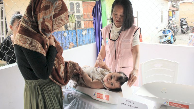 Sebagai bagian dari komitmen tanggung jawab sosial perusahaan, Pertamina Patra Niaga Regional Sulawesi terus mendorong program-program berbasis komunitas yang menjawab kebutuhan riil masyarakat, sekaligus memperkuat peran posyandu sebagai simpul layanan kesehatan dan edukasi di wilayah pesisir