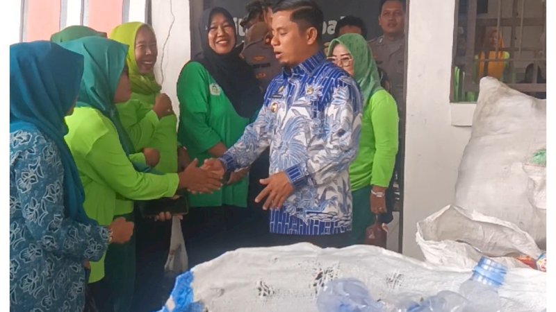 Kunjungi Bank Sampah Labukkang, Tasming Hamid Dorong Gerakan Ekonomi Sirkular di Parepare