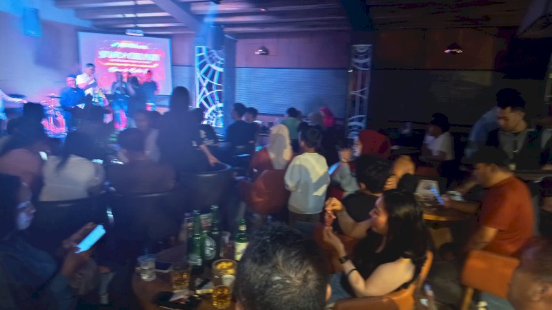 acara menghadirkan perpaduan musik akustik dan DJ performance melalui penampilan Digi Project dan DJ Keyla, yang dirancang untuk menjaga suasana hangout tetap hangat namun dinamis sepanjang malam.