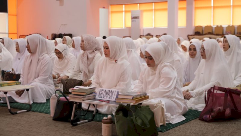 Safari Dakwah Perdana, ASN Perempuan Parepare Ditempa Nilai Sunah dan Adab