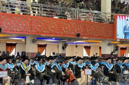 Wisuda ke-87 Unismuh Makassar Kukuhkan 692 Lulusan, Perkuat Langkah Menuju Kampus Bereputasi Global