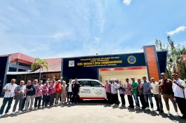 Kalla Toyota Serahkan Bantuan Fasilitas Pendidikan Kepada SMKN 5 Makassar