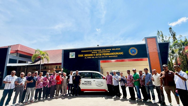 bantuan fasilitas pendidikan berupa 1 unit mobil praktik, 2 unit Air Conditioner (AC), dan 36 unit kursi ruang kelas