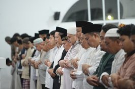 Tarawih Pertama, Munafri Arifuddin Pimpin Safari Ramadan di Masjid Agung 45