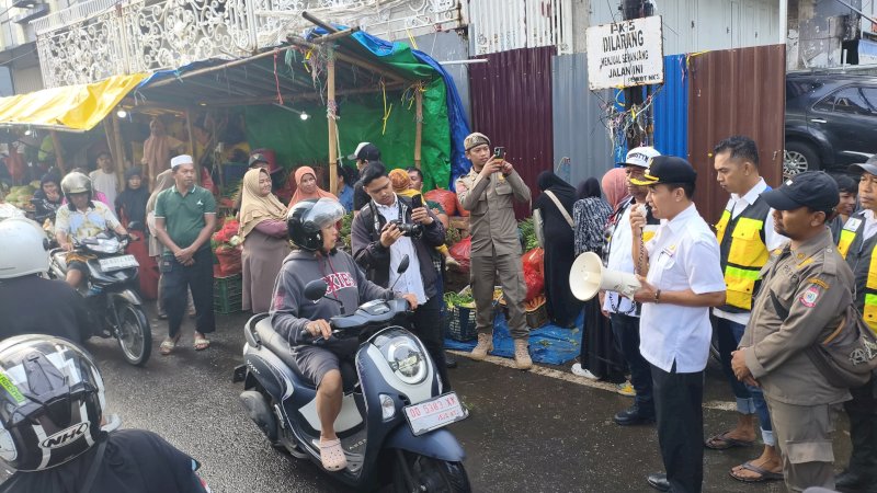 Pemkot Makassar Kedepankan Dialog dan Edukasi Dalam Penataan Lapak di Atas Drainase dan Trotoar