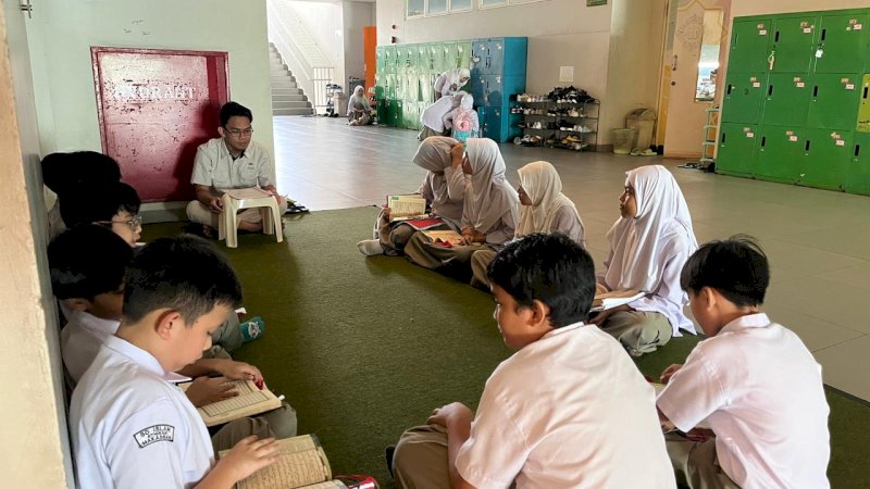 ASTS yang berlangsung pada 2&ndash;6 Maret 2026 tidak hanya mengukur capaian akademik, tetapi juga perkembangan spiritual siswa. Ujian Al-Qur&rsquo;an dibagi dalam dua tahap, yakni tahsin pada 2&ndash;3 Maret dan tahfidz pada 5&ndash;6 Maret, sehingga siswa dapat mempersiapkan diri secara lebih fokus.