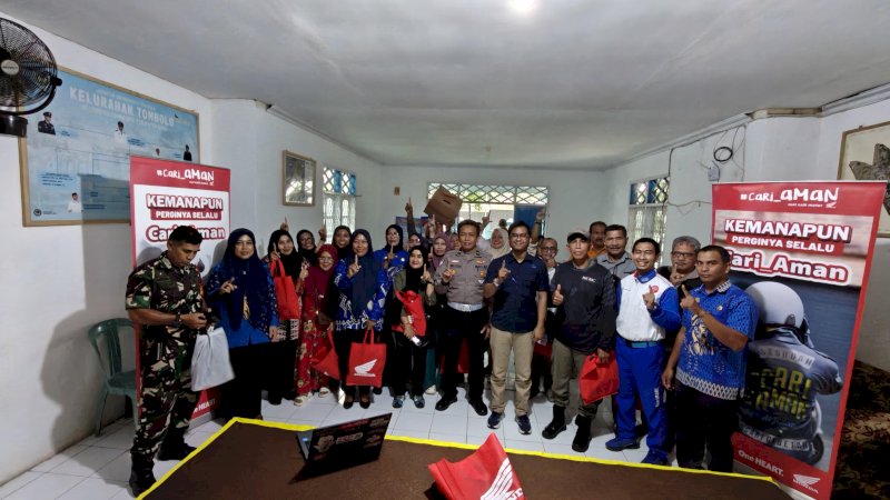 Kegiatan ini diikuti oleh lebih dari 30 peserta yang terdiri dari aparat kelurahan, perangkat RT dan RW, hingga perwakilan Karang Taruna