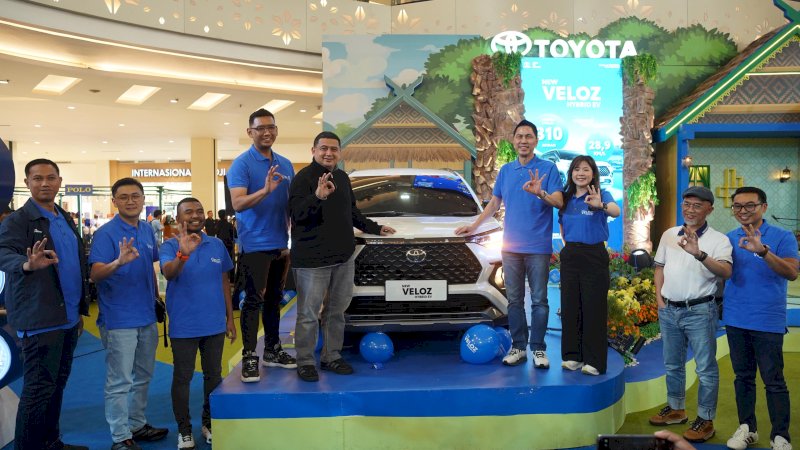 Launching Toyota veloz Hybrid di hadiri Wali kota Makassar dan management Kalla Toyota, TSM, (7/3) 