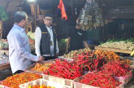 KPPU Sidak Pasar Terong Makassar, Harga Ayam, Telur, dan Cabai Mulai Naik Jelang Lebaran