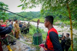 Gubernur Sulsel Support Program Jembatan Gantung TNI untuk Perkuat Akses Warga