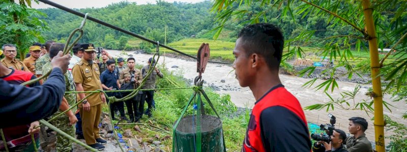 Gubernur Sulsel Support Program Jembatan Gantung TNI untuk Perkuat Akses Warga