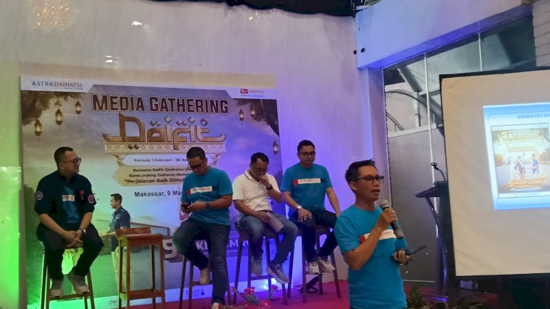 Kepala cabang Astra Daihatsu Alaudin Dadi Winarto menyampaikan program Daifit 2026, senin (9/3)