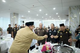 Appi Hadiri Buka Puasa Bersama di Kejari Makassar