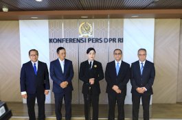 DPR Tetapkan Lima Calon Anggota Dewan Komisioner OJK