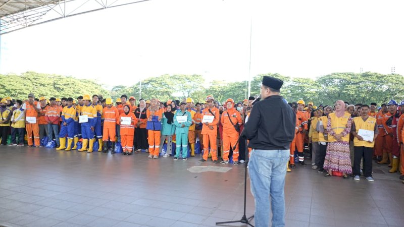 Pemkot Makassar Salurkan Ribuan Paket Lebaran untuk Satgas Garda Terdepan