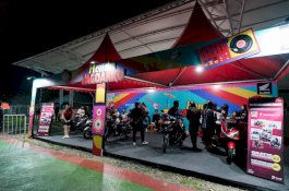 Asmo Sulsel Dukung Konser Vierratale & Wizz Baker di Toraja, Ribuan Penonton Tetap Antusias Meski Diguyur Hujan