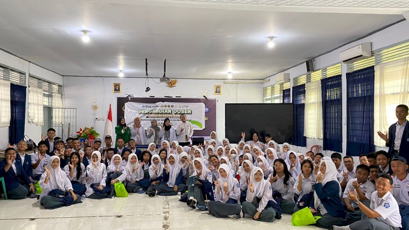 Pengabdian Dosen Fakultas Kedokteran UMI di SMAN 5 Makassar