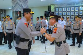 Kapolda Sulsel Pimpin Upacara Penyerahan Jabatan Karolog Polda yang Purna Tugas