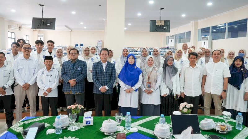 Unismuh Makassar gelar orientasi mahasiswa baru yang di Balai Sidang Unismuh Makassar, Rabu (1/4), dengan jumlah peserta sebanyak 33 mahasiswa.