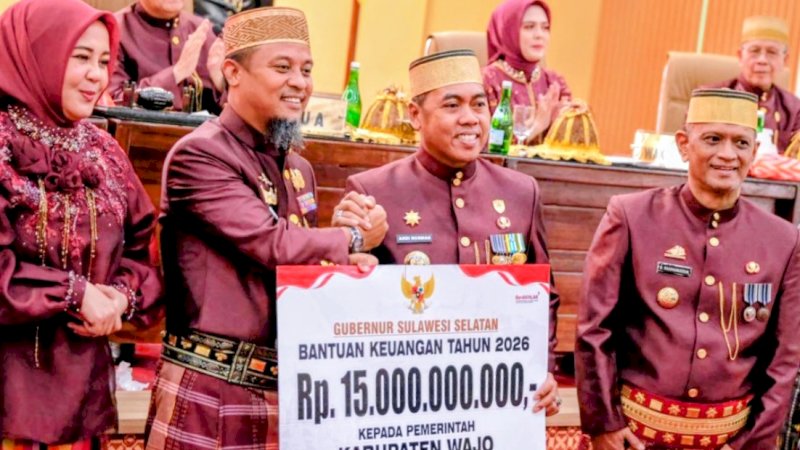 Gubernur Sulsel Salurkan Bantuan Rp15 Miliar untuk Wajo pada HJW ke-627