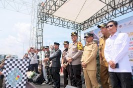 Gubernur Sulsel Bersama Bupati Bantaeng Lepas Peserta Mudik Gratis di CPI Makassar