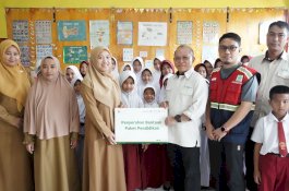 Perkuat Kualitas Pendidikan, Bumi Karsa dan LAZ Hadji Kalla Salurkan Paket Pendidikan