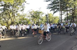 Dukung Program Hemat Energi, Bupati Gowa Pimpin Senam Sehat dan Bersepeda