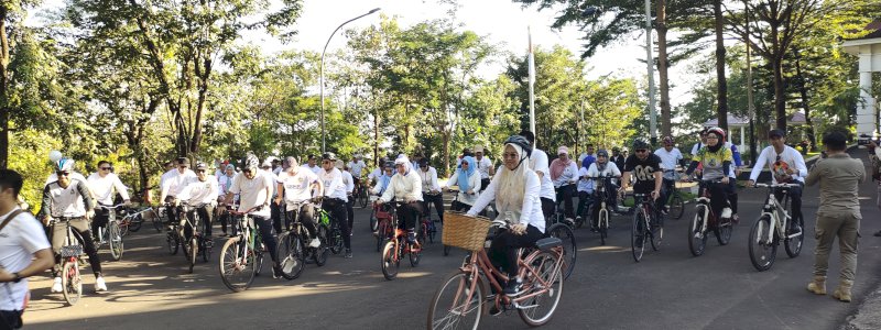 Dukung Program Hemat Energi, Bupati Gowa Pimpin Senam Sehat dan Bersepeda