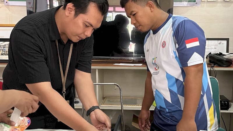 Dosen Program Studi Kewirausahaan Kalla Institute, Syarief Dienan Yahya, melaksanakan kegiatan Pengabdian Kepada Masyarakat (PKM) dengan mengedukasi warga terkait tata kelola ekowisata dan UMKM di Desa Tabo-Tabo, Kabupaten Pangkep, pada tahun lalu. Syarief merupakan salah satu dosen penerima pendanaan penelitian dan PKM Kemendiktisaintek tahun 2026.