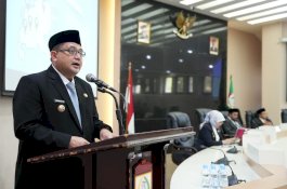 Rapat Paripurna dengan Anggota DPRD Makassar, Munafri Tekankan Program Tepat Sasaran