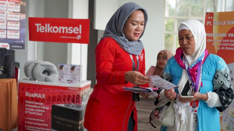 Paket RoaMAX Haji Telkomsel 2026 : Telkomsel menghadirkan Paket RoaMAX Haji 2026 untuk mendukung konektivitas digital jemaah haji Indonesia, dengan akses jaringan 5G di Arab Saudi, GraPARI Makkah, Posko Haji Telkomsel di 17 embarkasi, serta layanan pelanggan 24/7 bebas biaya via Call Center, Asisten Virtual Veronika, fitur Haji Corner di MyTelkomsel.