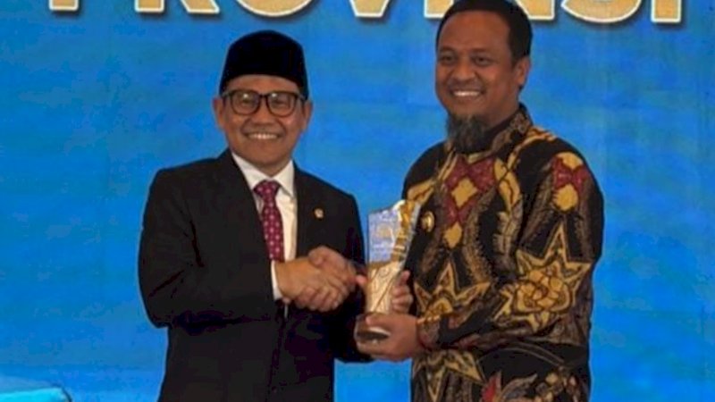 Gubernur Sulsel Terima Penghargaan Nasional pada Ajang National Governance Awards