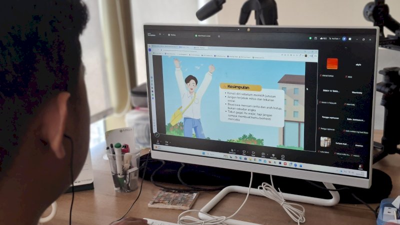 
Seorang peserta mengikuti webinar Edutalk bertajuk &ldquo;Scholarship Hacks & Future Career Planning&rdquo; dari Kalla Institute yang digelar pada 16 dan 20 April 2026.