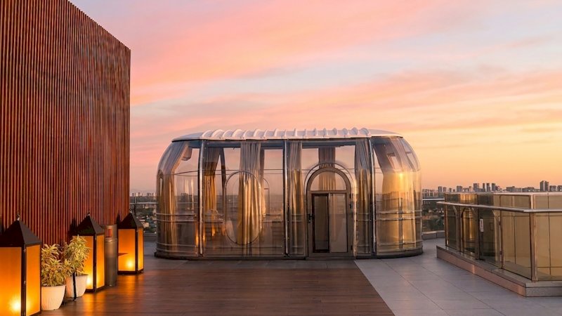 Hyatt Place Makassar menghadirkan inovasi terbaru melalui peluncuran dome berkapasitas lebih besar di kawasan rooftop andalannya, 31 Altitude.