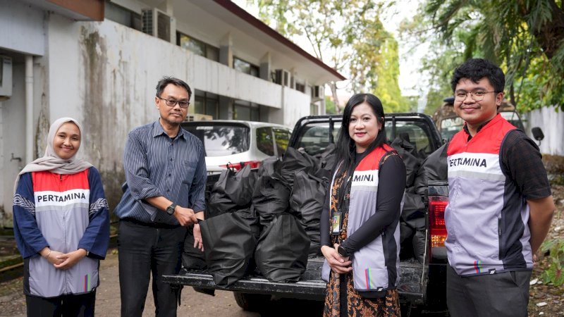 Menjelang peringatan Hari Buruh Internasional 2026, PT Pertamina Patra Niaga Regional Sulawesi menyalurkan ratusan paket sembako kepada masyarakat pra sejahtera dan kalangan pekerja di Sulawesi Selatan.