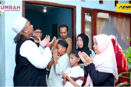 Disiplin Berbuah Berkah, Marbot Masjid Raih Umrah dari Program Adira Finance