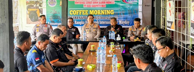 Kapolres Kapolres AKBP Bangun Komunikasi Humanis dengan Buruh di Kabupaten Wajo