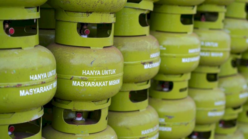 Pertamina Patra Niaga Regional Sulawesi menambah pasokan LPG subsidi 3 kilogram di seluruh wilayah Sulawesi guna mengantisipasi peningkatan konsumsi masyarakat selama libur Kenaikan Yesus Kristus dan periode long weekend.