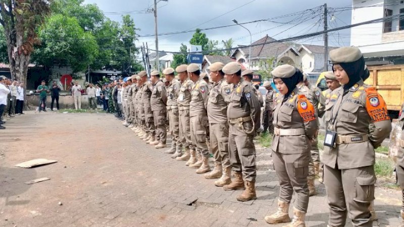 53 Tahun Kuasai Fasum, 178 Lapak PKL di Kecamatan Mariso Ditertibkan 
