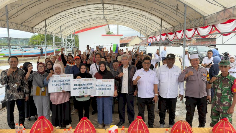 OJK Sulselbar Perkuat Akses Keuangan Nelayan di Sinjai Lewat Program EKI dan Kampung Nelayan Merah Putih