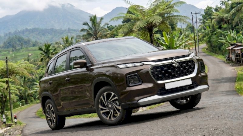 PT Suzuki Indomobil Sales menghadirkan teknologi pendukung pada Suzuki Grand Vitara melalui kombinasi fitur Electronic Parking Brake (EPB) dan Hill Hold Control (HHC) yang dirancang untuk memberikan pengalaman berkendara lebih aman, praktis, dan nyaman di berbagai kondisi jalan