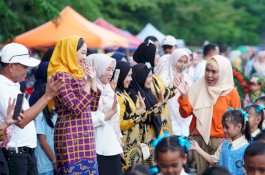 Bunda PAUD Bantaeng Lepas Ratusan Peserta Karnaval Hardiknas 2026