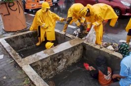 Satgas Drainase Diterjunkan Tangani Genangan di Sejumlah Ruas Jalan Makassar
